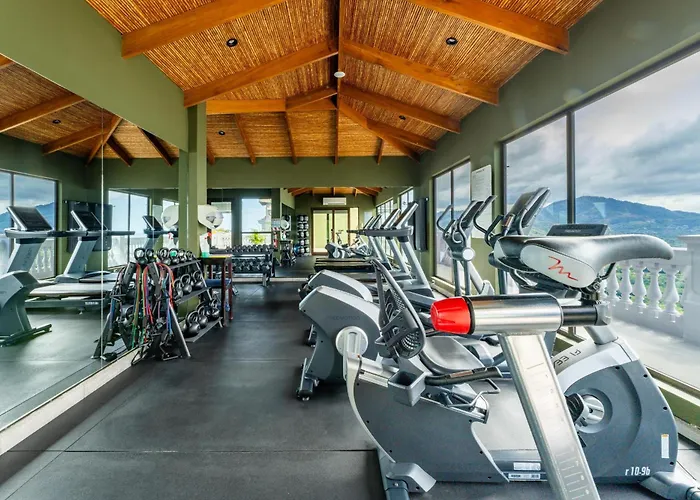 360 Splendor 101a-ocean View Condo, Breakfast Included!